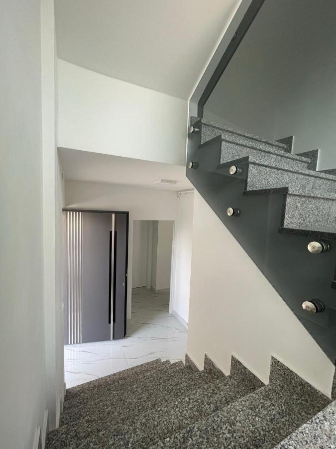 Rozi Apartments Загреб Экстерьер фото